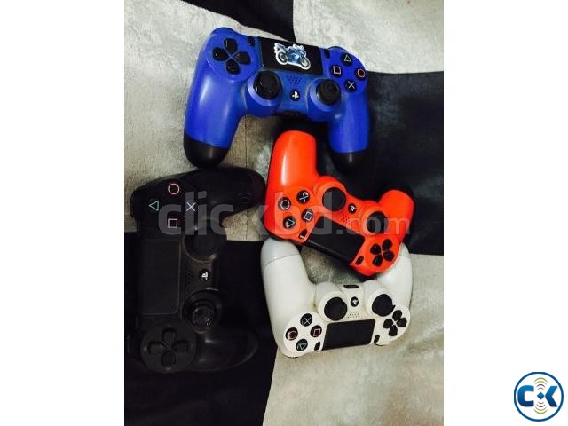 PS4 500 GB and 4 Controller large image 0
