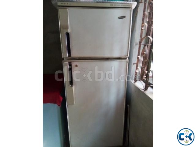 samsung brandfridge. size 8.5 sifty.colour off white. compas large image 0