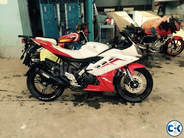 Yamaha R15 V2 large image 0