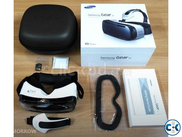 Brand New Samsung Gear VR large image 0