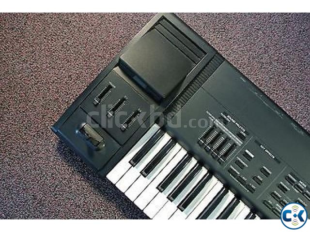 brand new Roland xp 60 keyboard large image 0