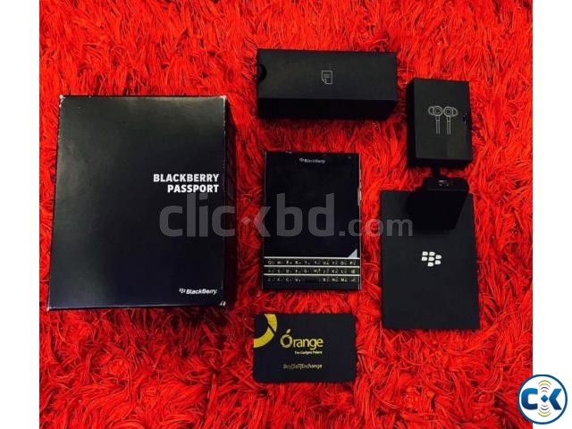 Blackberry passport with all original accessories boxed large image 0