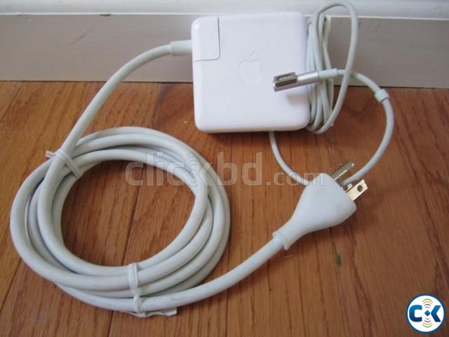 macbook pro charger 60 w large image 0