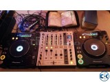 Pioneer CDJ 1000mk3 and Pioneer DJM 700