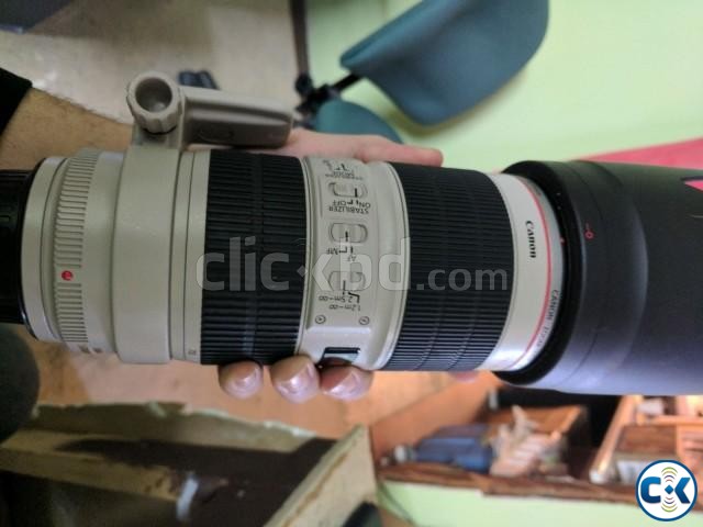 Canon EF 70-200mm USM Lens. large image 0