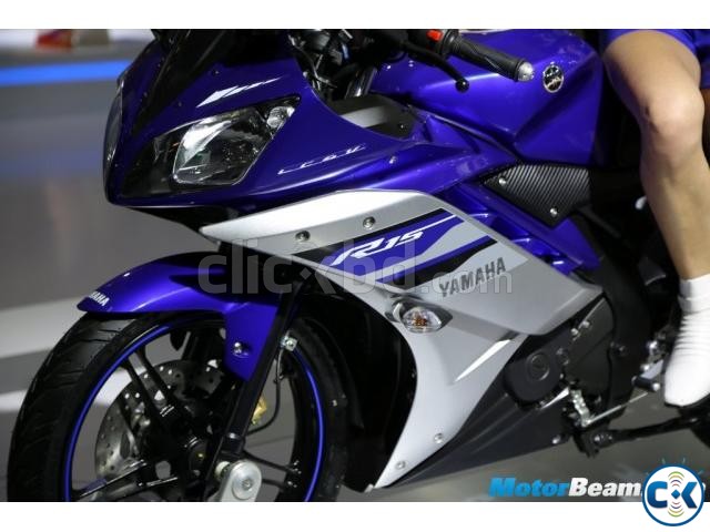 Yamaha R15 v2 large image 0