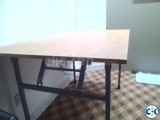 Folding table