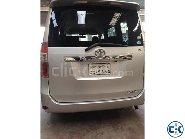 Toyota Noah silver 2007 large image 0