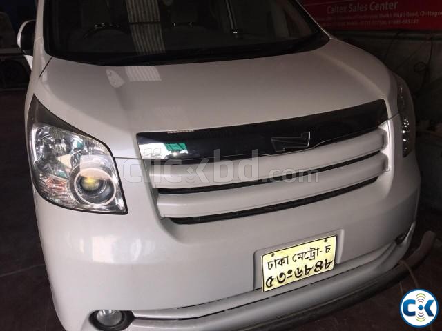 Toyota Noah white 2007 large image 0