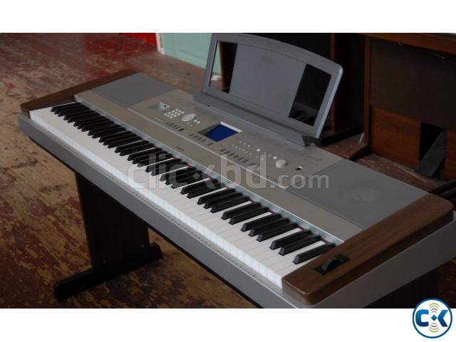Yamaha DGX 640 - 88 Keys For Sale large image 0
