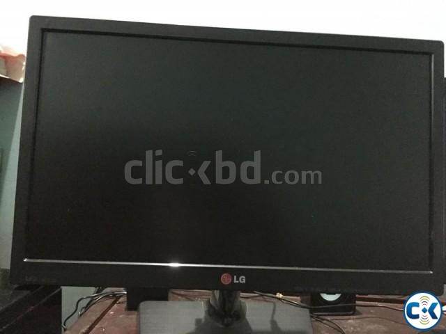 LG 19 LED Monitor large image 0