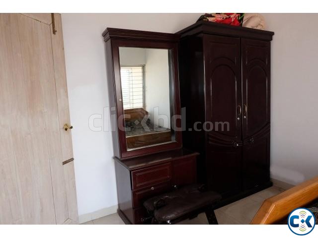 Airy 3 bed furnished flat for rent large image 0