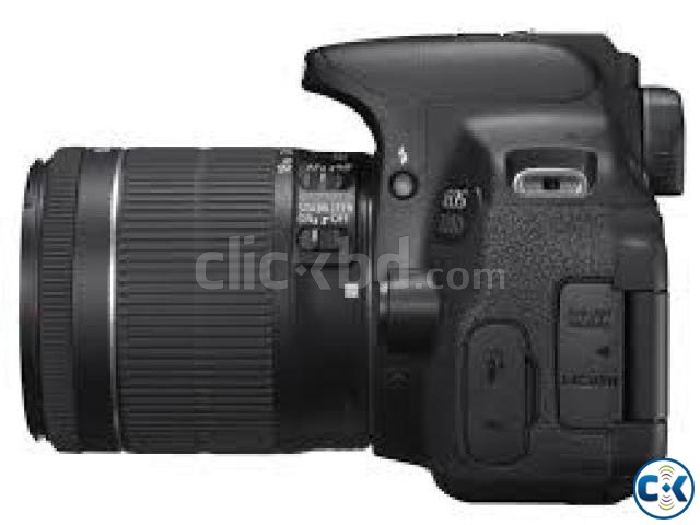 Canon EOS 700D DSLR 18MP Camera with 18-55mm Lens large image 0