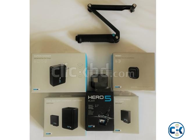 GoPro Hero 5 Black Bundle large image 0