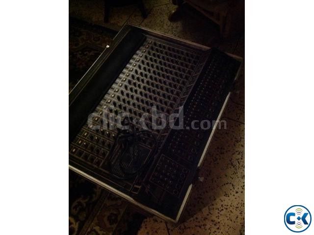 peavey 16 mixer U S A large image 0