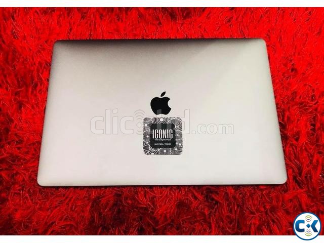Apple Macbook pro Touch Bar 2017 15.4 core i7 2.9GHz 16gb 5 large image 0