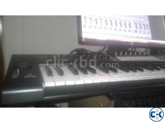 Novation LaunchKEY keyboard midi and controler large image 0