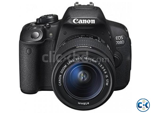 Canon EOS 700D DSLR 18.0 MP With 18-55mm Lens large image 0