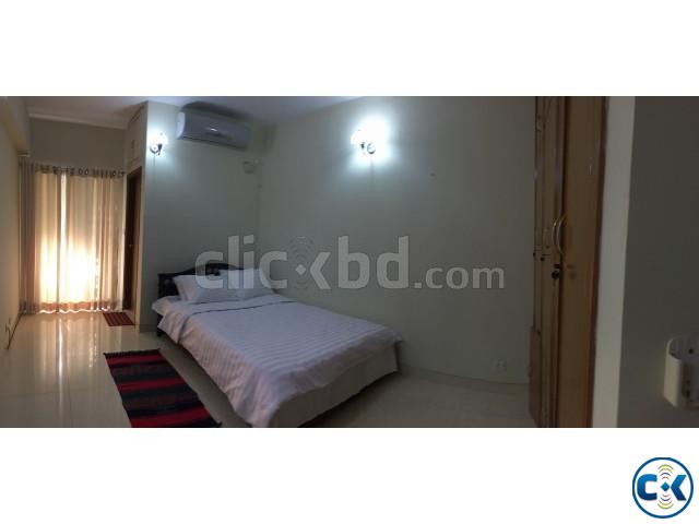 Guest House in Baridhara Diplomatic Zone large image 0