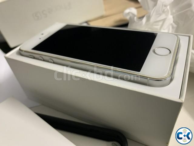 Apple iPhone 5s 16GB Silver large image 0