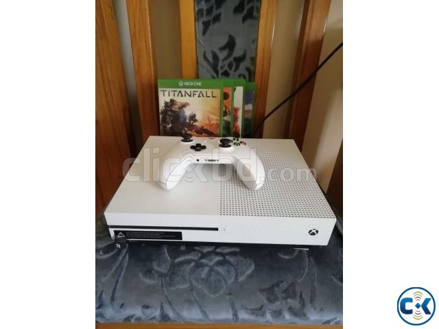 Xbox One S 500 GB Gaming Console large image 0