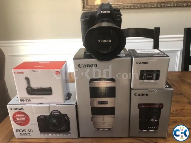 Canon EOS 5D Mark IV w 24-105 f 4L II Lens GENUINE CANON large image 0
