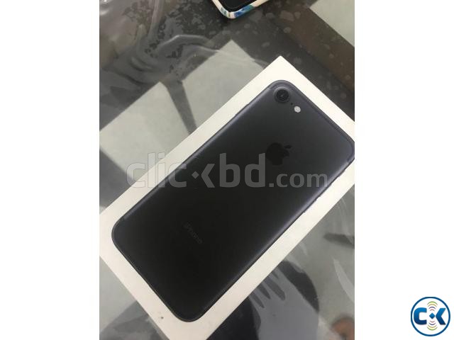 iPhone 7 Mat Black 32 GB NOT a single SCRATCH  large image 0