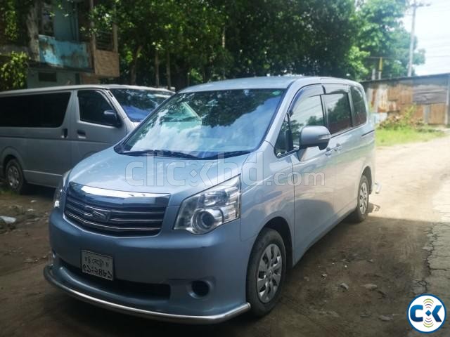 TOYOTA NOAH 2012 large image 0