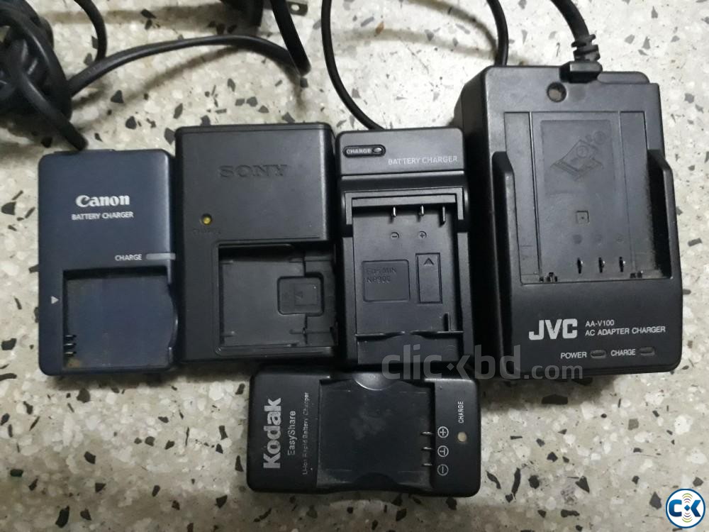 some original brand ar digital camera battery charger large image 0