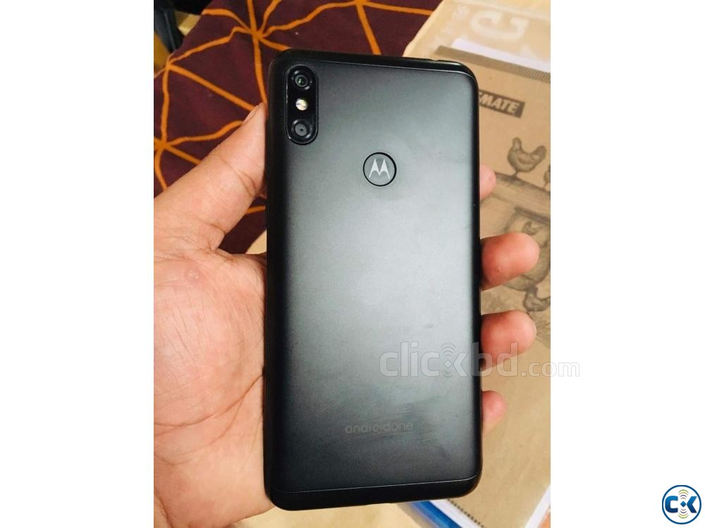 Motorola one power large image 0