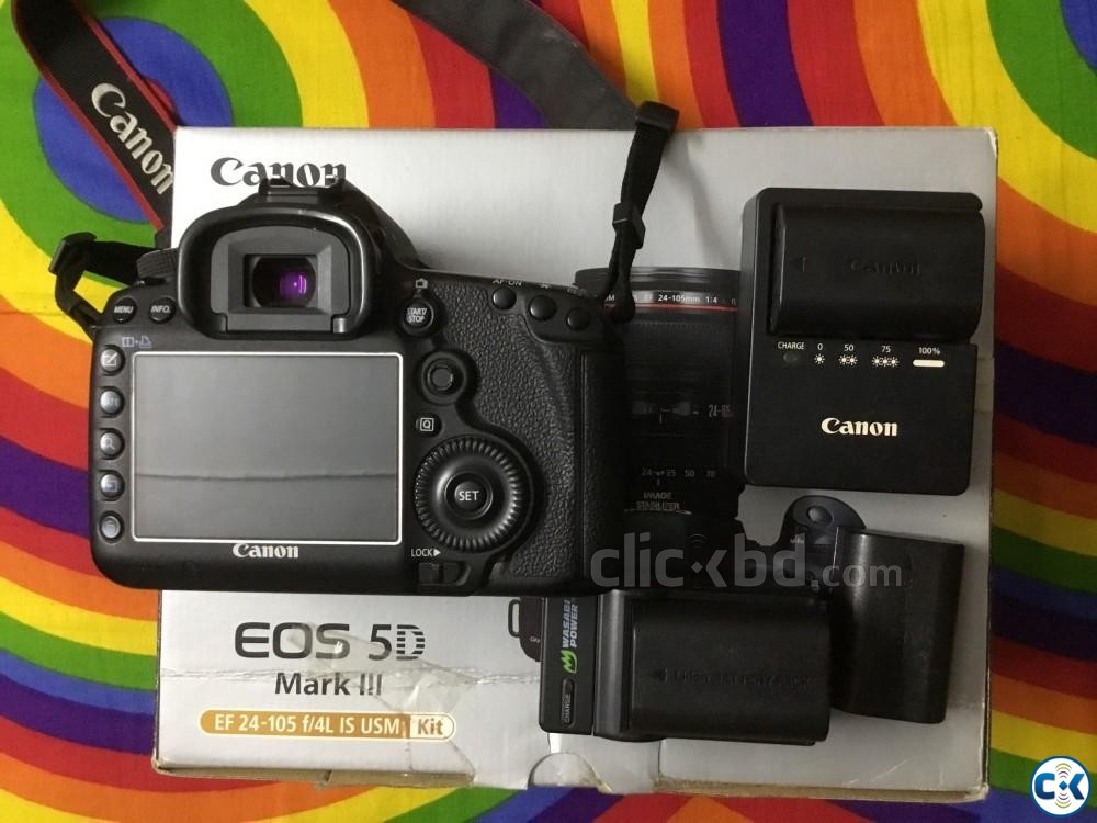 Canon 5D mark iii with 2 lens and original box large image 0