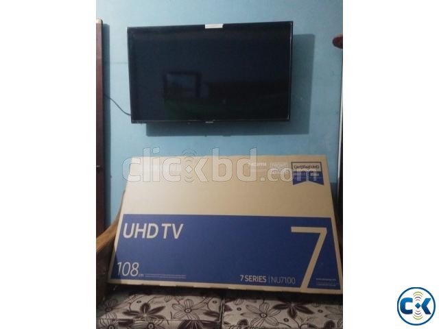Samsung 43 4K UHD Smart TV. Only 6 Month Used. large image 0