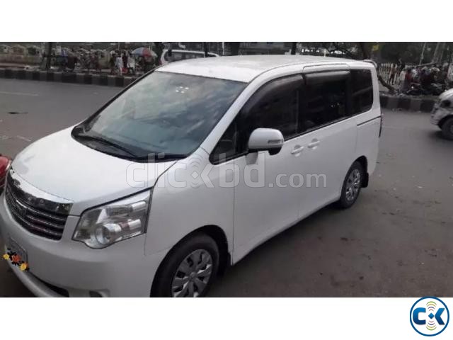 Toyota Noah X large image 0