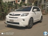 TOYOTA IST G PEARL WHITE 2010