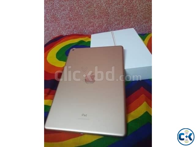 I pad 7 generations 10.2 32 gb wifi large image 0