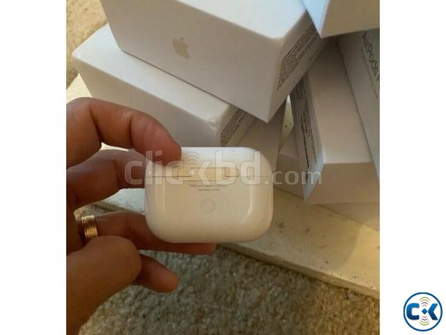 Apple Air pod large image 0