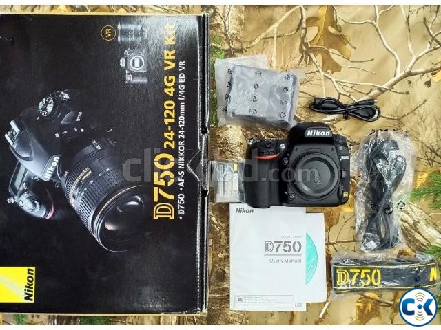 Nikon D750 DSLR Professional Camera Body Only large image 0