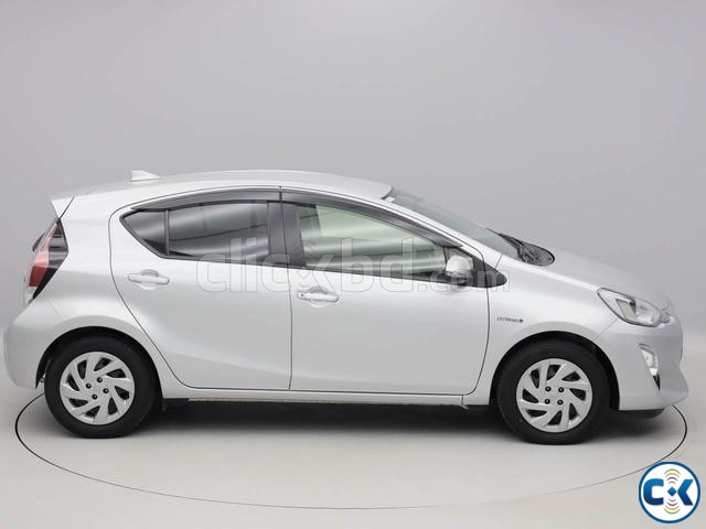 toyota aqua 2015 large image 2