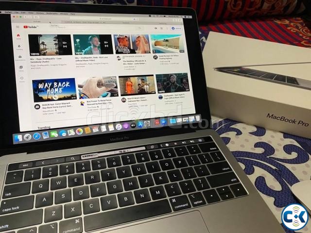 Apple MacBook 8 256 GB large image 3
