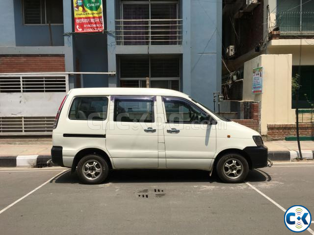 Toyota Noah DX 2002 large image 2