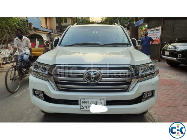 Toyota Land Cruiser VX V8 2016 large image 2