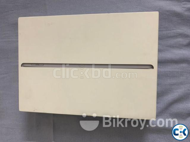 iPad 6th Generation USA large image 3