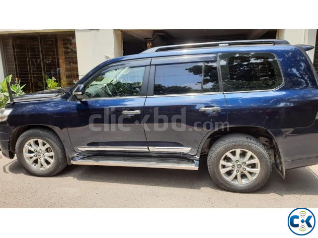 Toyota Land Cruiser VX V8 2016 large image 0