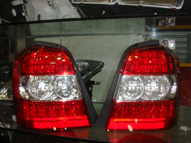 toyota KLUGER led rear light large image 0