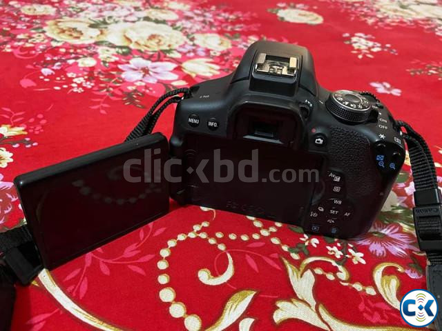 DSLR Camera large image 1