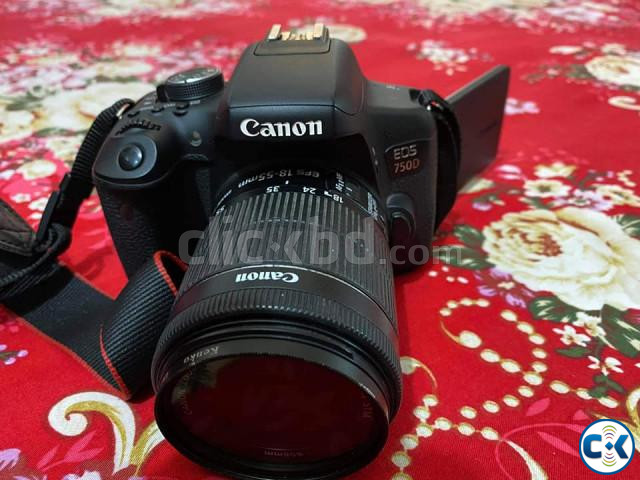 DSLR Camera large image 3