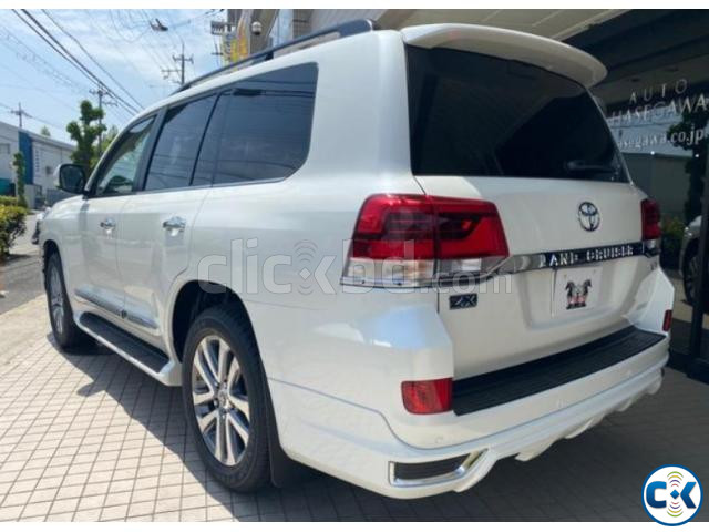 TOYOTA LAND CRUISER 2021 - V8 - PEARL WHITE large image 2