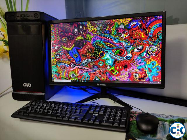 Desktop Computer Intel Core I5 With 22 Inch Esonic Monitor large image 1