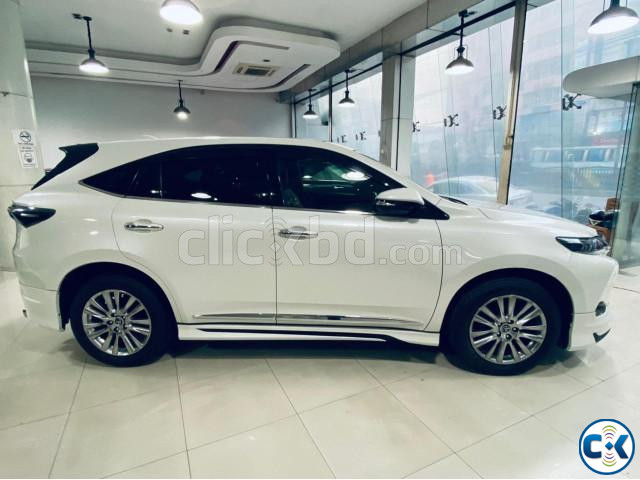 TOYOTA HARRIER ADV PREMIUM NON-HYBRID PEARL 2016 large image 0