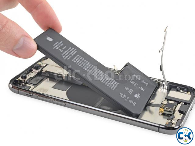 iPhone 11 Pro Battery large image 0